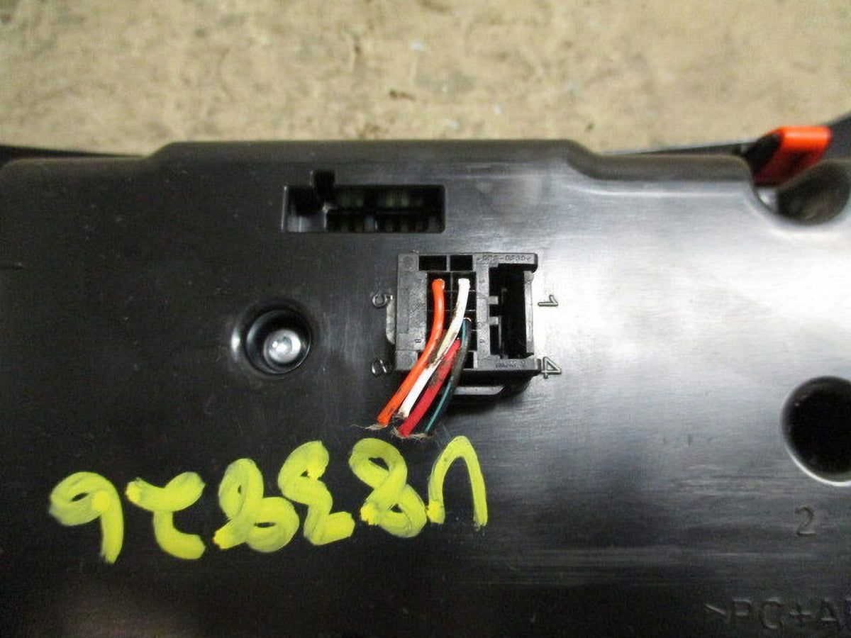 Pre-Owned 19 20 21 22 Jeep Cherokee Manual Climate AC Heater Temperature Control OEM LKQ (Good)